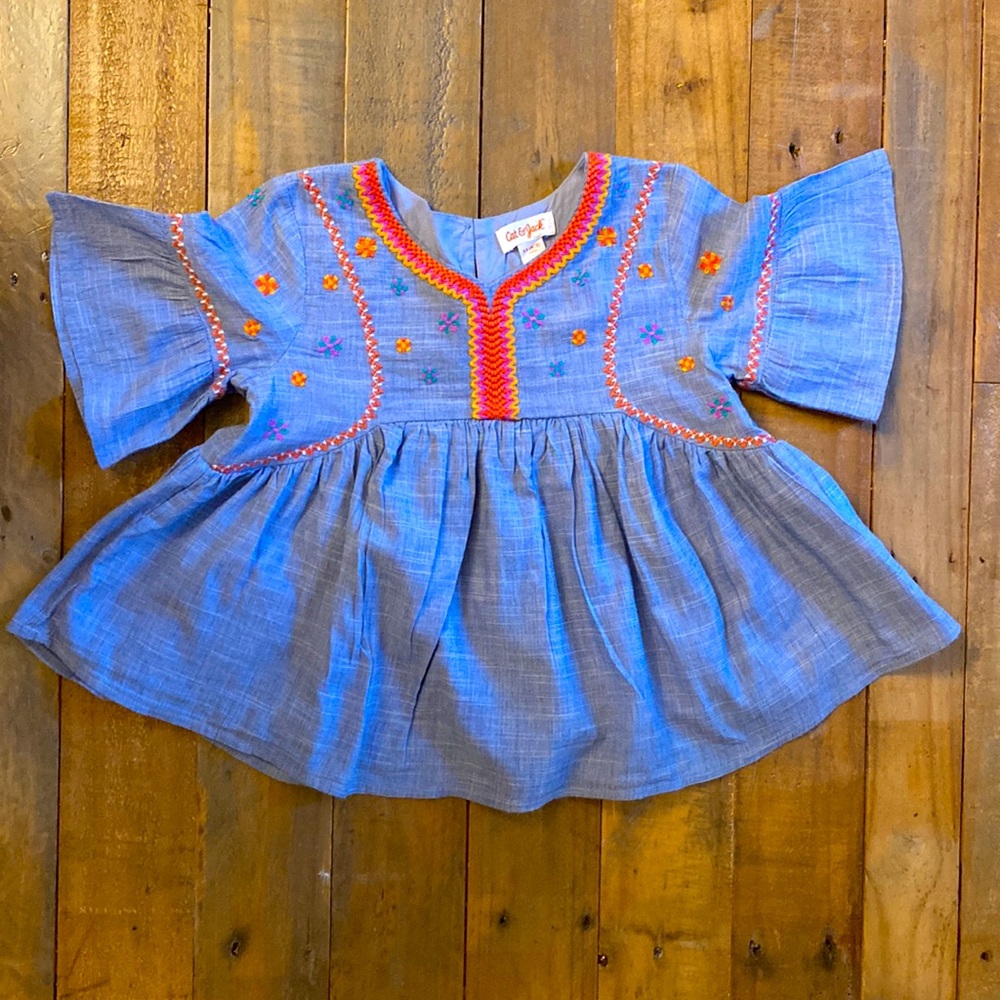 Girls blue 100% cotton. lined cat & jack baby doll shirt w embroidery. EUC
